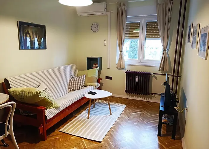 Weekly&Less Near Campus With Fast Wi-Fi And Free Parking