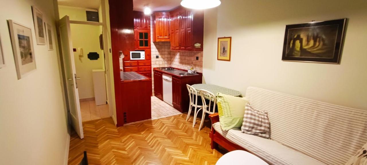 Apartment Weekly&less Near Campus With Fast Wi-fi And Free Parking