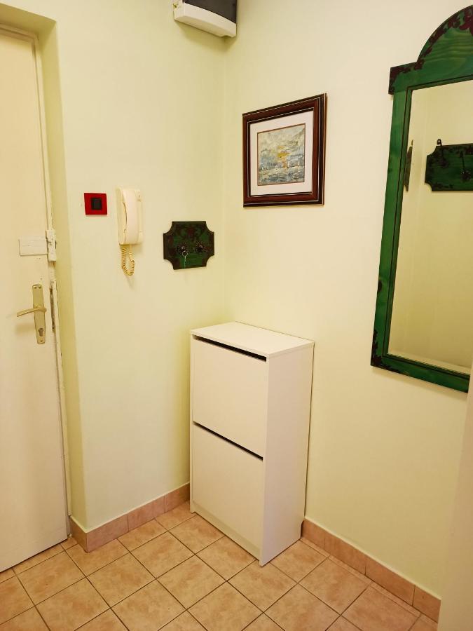 Apartment Weekly&less Near Campus With Fast Wi-fi And Free Parking Rijeka