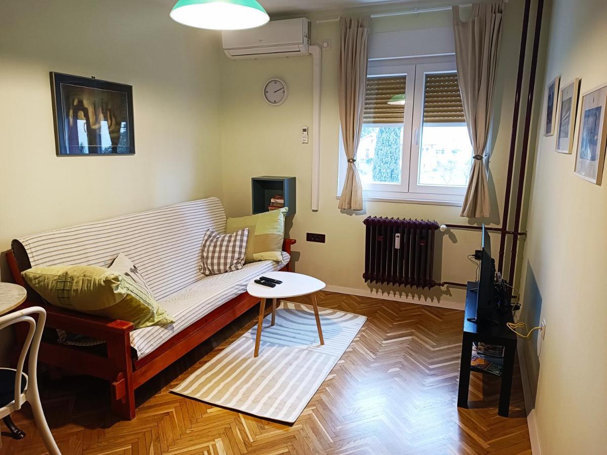 Weekly&less Near Campus With Fast Wi-fi And Free Parking Apartment